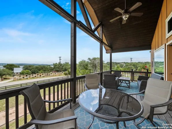 617 Lake Island, Canyon Lake, TX 78133