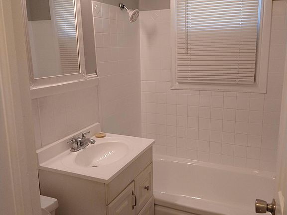 3rd image of 10515 Corrington Ave