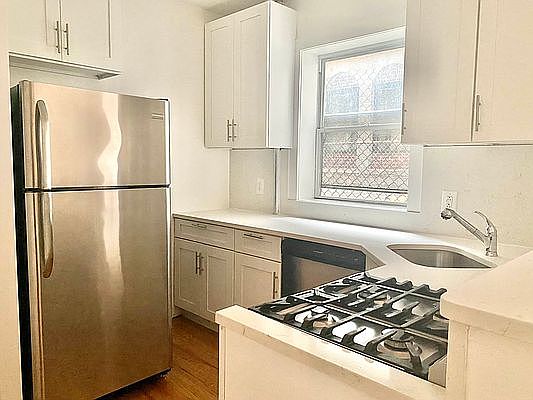 1st image of 859 42nd St APT 4E