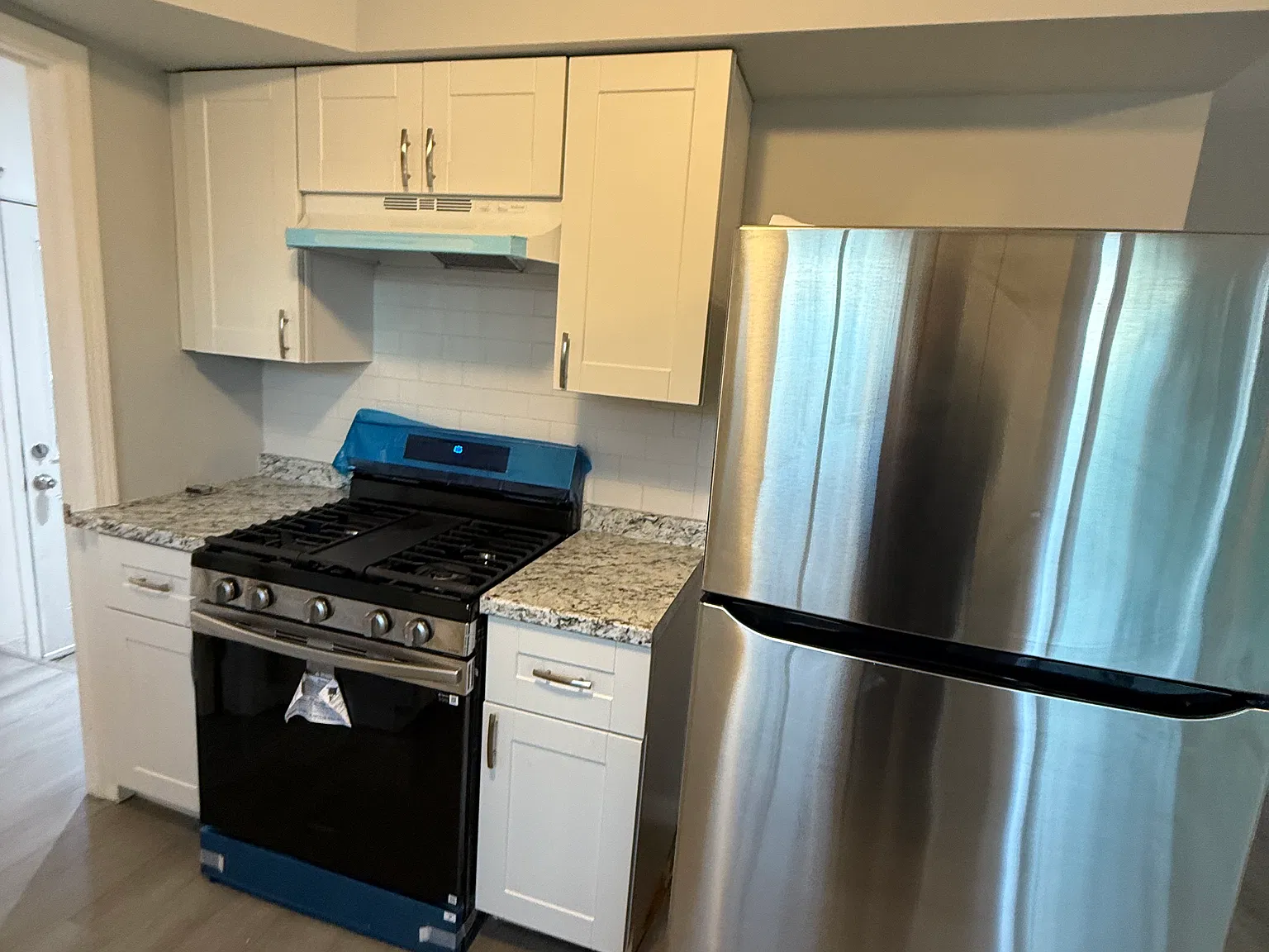 2998 Chesterfield Dr — Photo 2