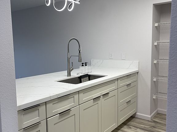 4th image of 33 Waiaka Ln #106-1