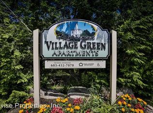 52 Village Green Rd APT E3, Hampstead, NH 03841