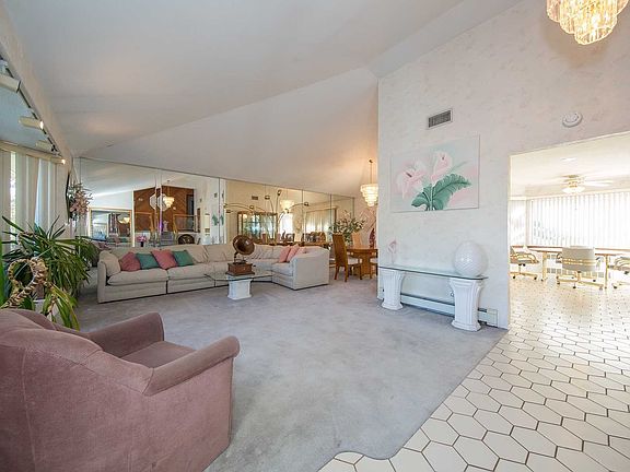4th image of 1158 Greenway Ct