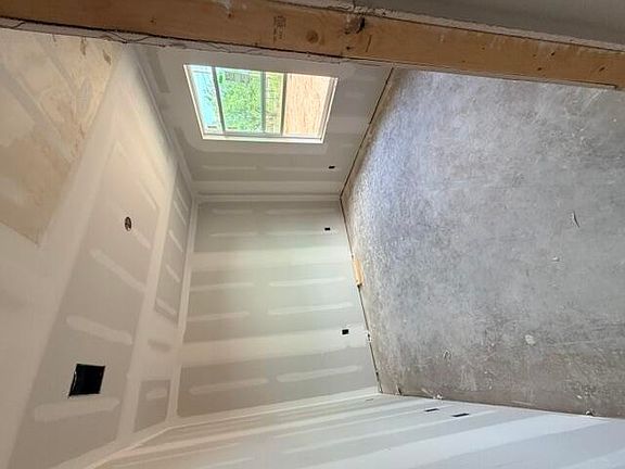 5th image of 7836 Evergreen Ln