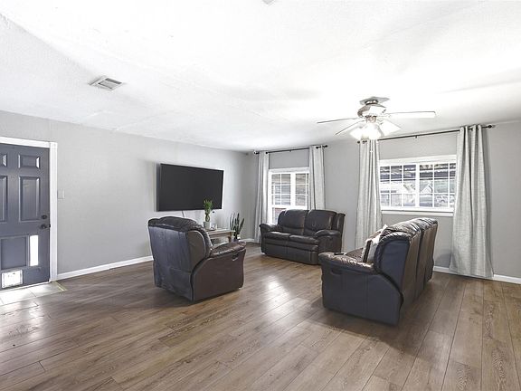 3rd image of 8619 Ardley Cir