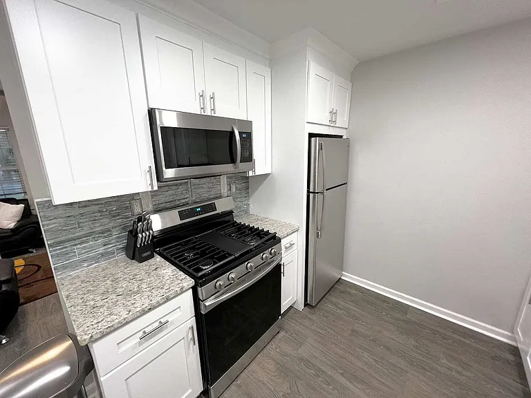 5569 Pine Gate Dr #2 — Photo 32