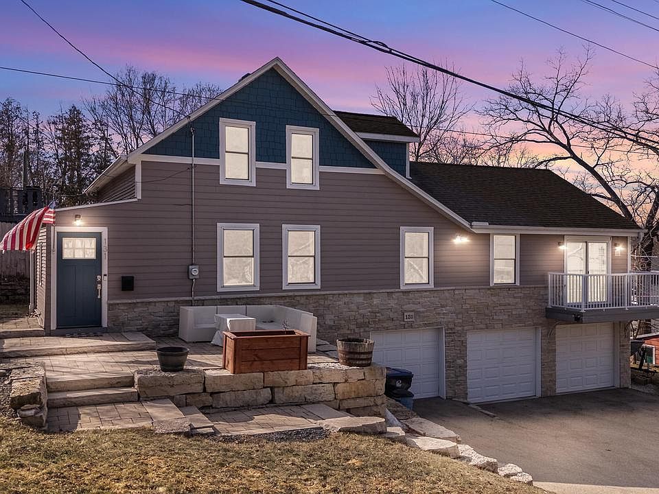 1st image of 131 Maple AVENUE