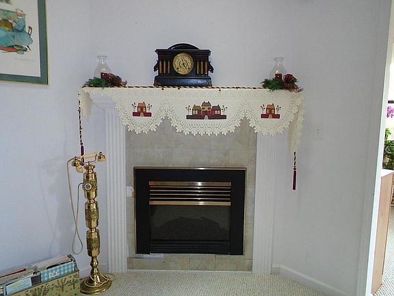 3rd image of 212 Country Club Dr