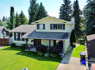 83 Garland Cres, Strathcona County, AB T8A2P9