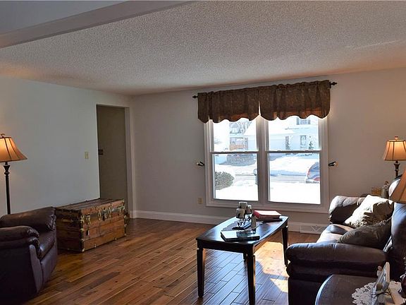 5th image of 23 Cathedral Dr