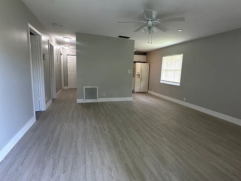 1130 NW 29th Way #2