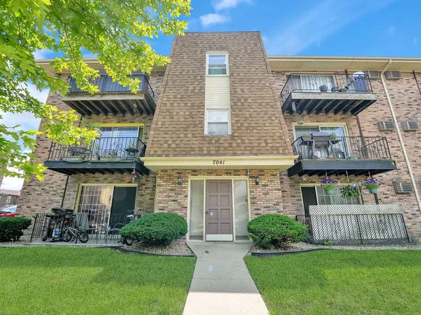7041 Oconnell Dr APT 202, Chicago Ridge, IL 60415