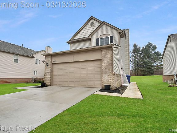 3rd image of 3593 Normandy Dr