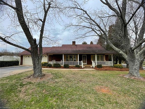 2nd image of 1240 Fairview Dr