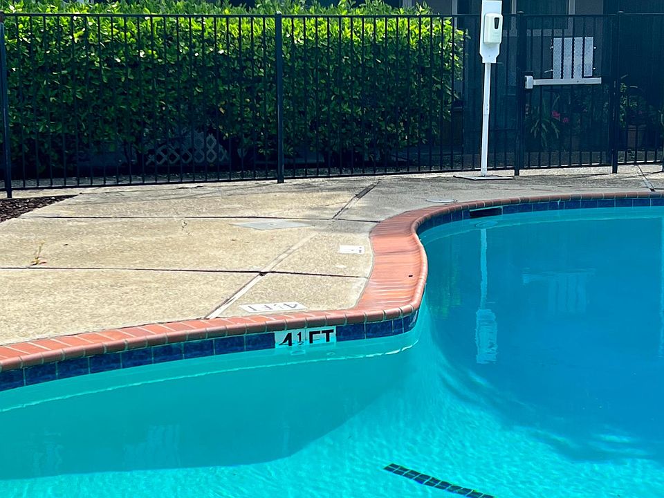 2nd image of 2727 Midtown Ct #27