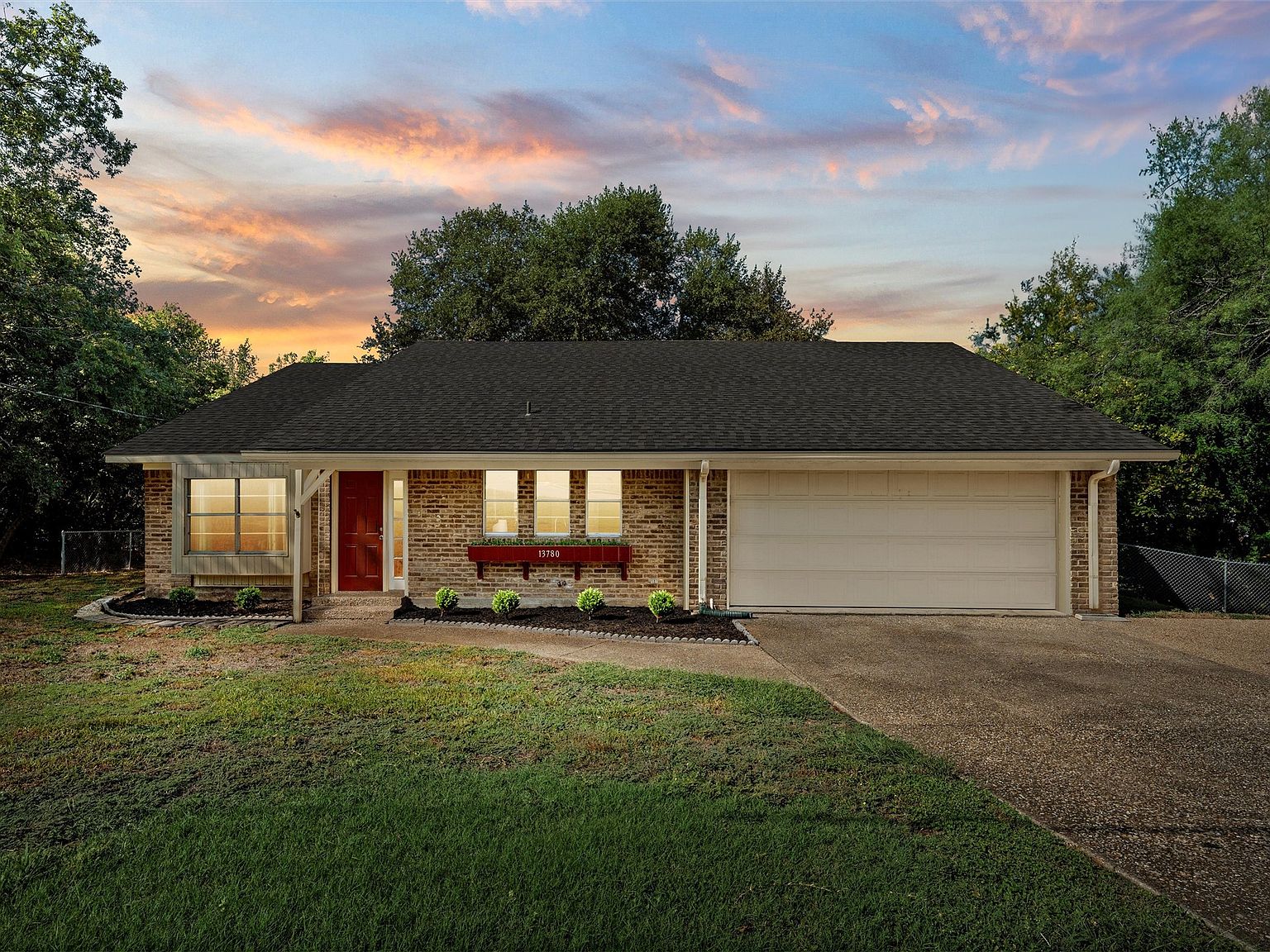 13780 Harbor Dr, Woodway, TX 76712 | Zillow