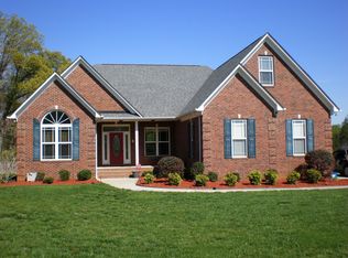 9902 Arlington Oaks Dr, Charlotte, NC 28227