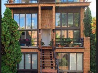 903 Hughes Mews NW APT 3, Washington, DC 20037