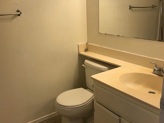 4th image of 15057 Radford Ave