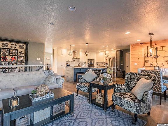 3rd image of 6417 Mountain Mist Ct