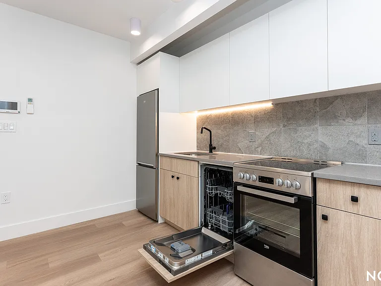 589 Knickerbocker Ave #2B — Photo 8