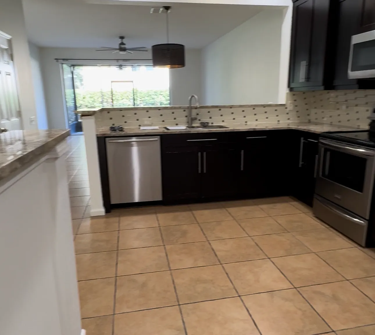 2 bed, 2.5 bath, 1550 sqft, $2,100 — Photo 1