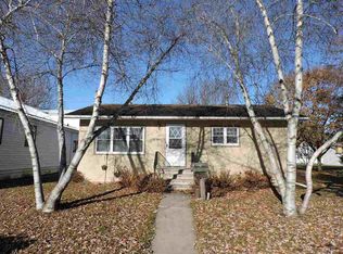 606 South Ave, Decorah, IA 52101