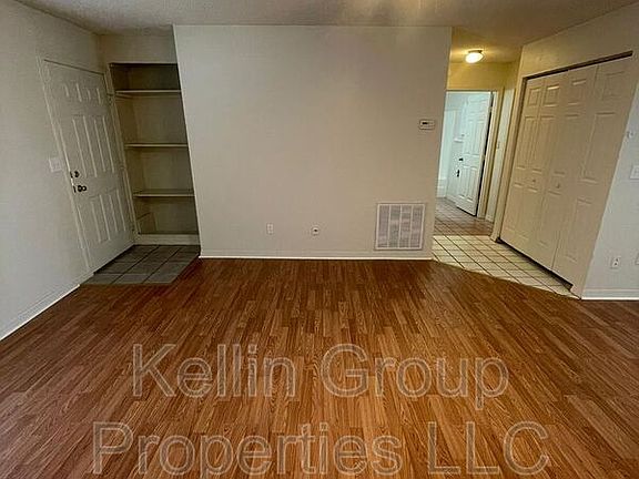 3rd image of 161 Rebecca Dr NE #F48f22b0d