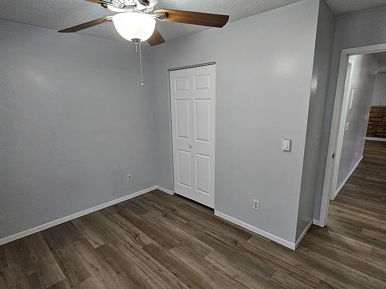 1112 Oakview Dr #9 — Photo 17