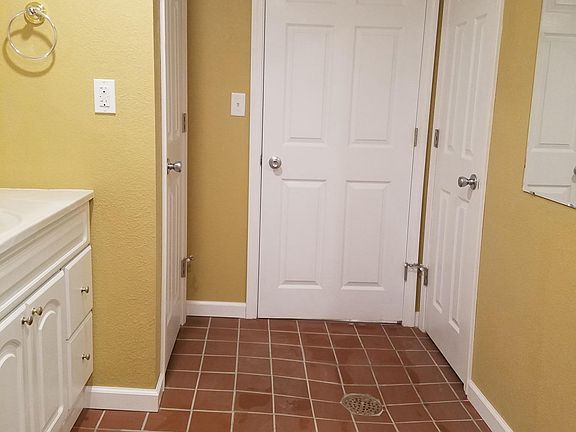 2nd image of 1017 Orchard Ave