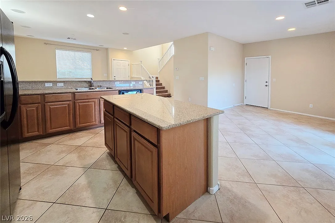 3 bed, 2.5 bath, 1780 sqft, $2,050 — Photo 4