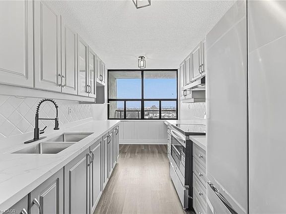 2nd image of 21 Knightsbridge Rd #1507