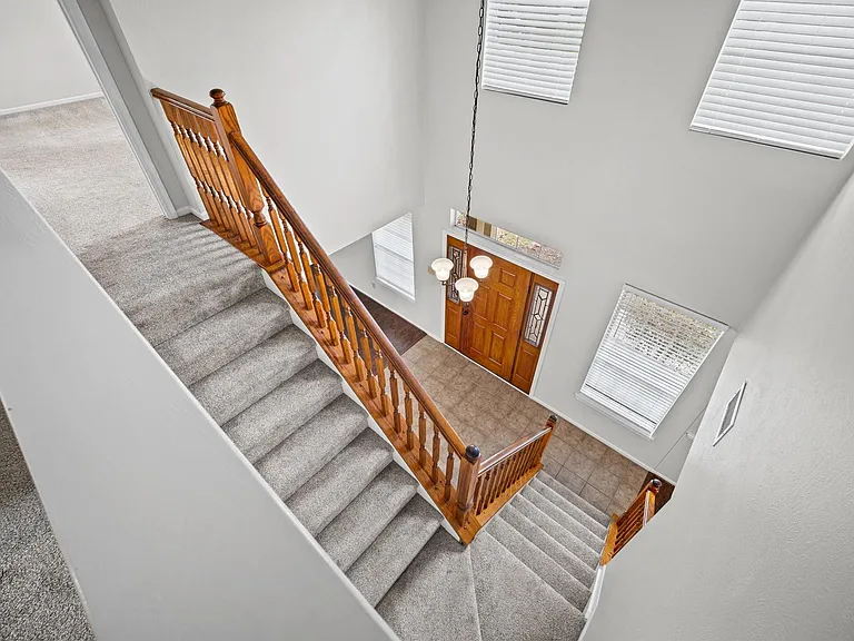 7 Grey Birch Pl — Photo 17