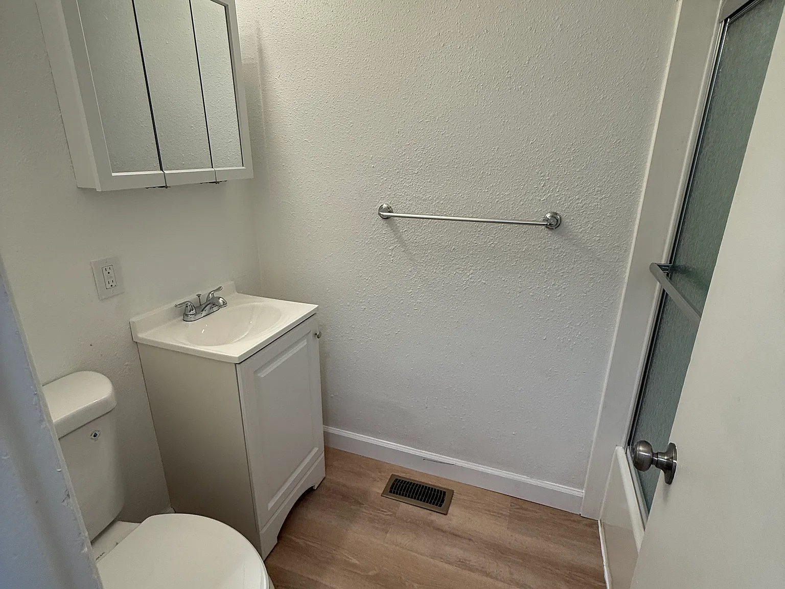 5 bed, 1390 sqft, $1,500 — Photo 4