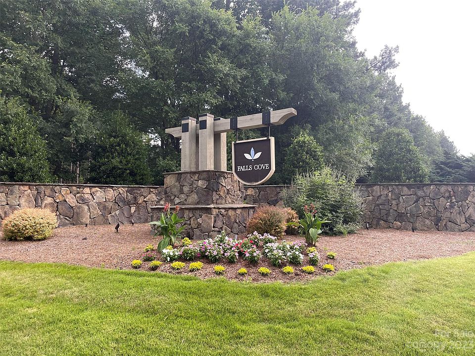 1st image of 154 Emerald Creek Dr