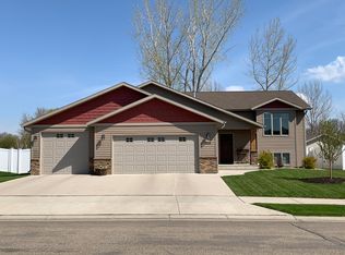206 Marietta Dr, Bismarck, ND 58504