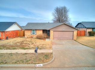 801 W Shepherd Dr, Mustang, OK 73064