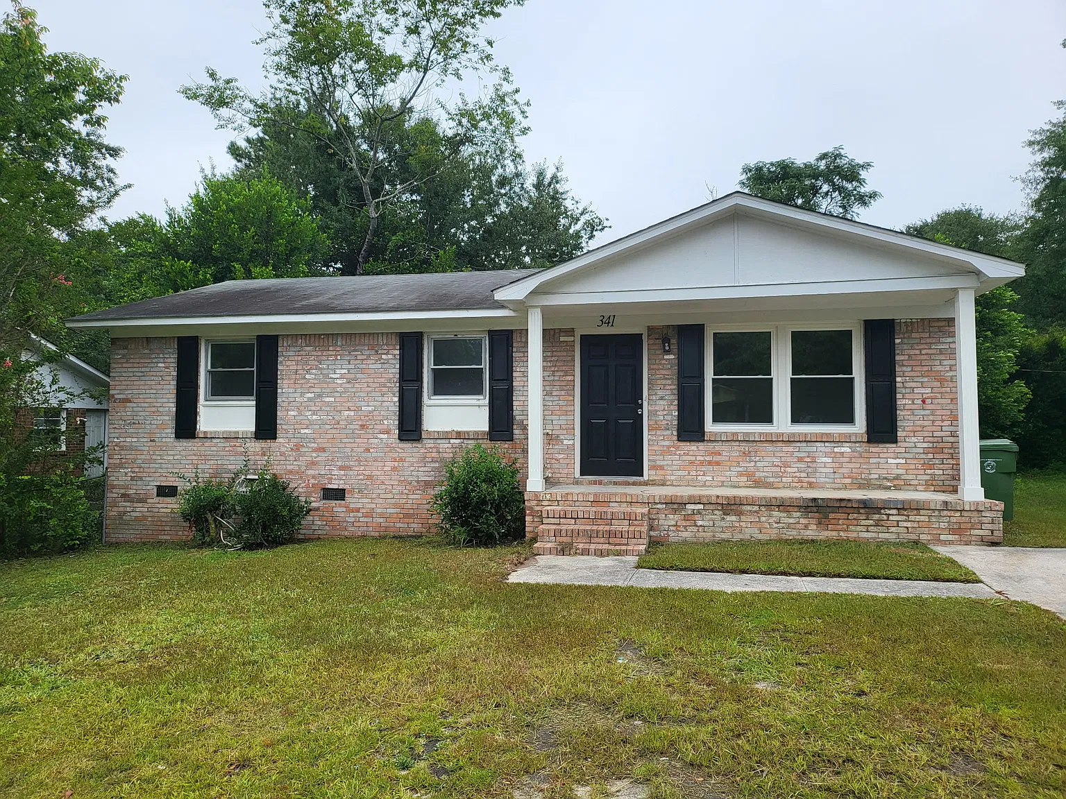 3 bed, 1.5 bath, 1000 sqft, $1,785 — Photo 1