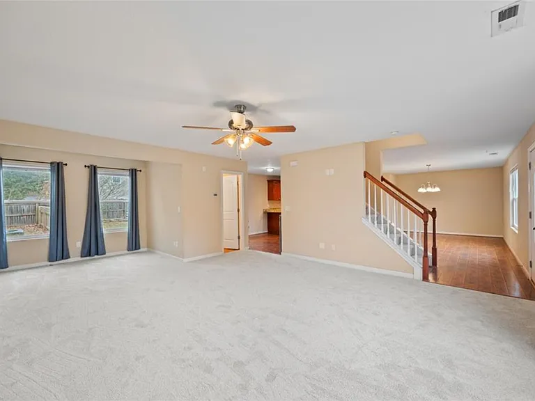 1112 Sir Gawaine Dr — Photo 4