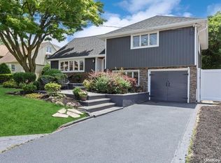 285 W Henrietta Ave, Oceanside, NY 11572