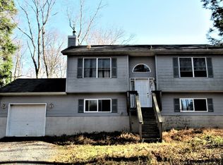 3168 Leisure Lands Rd, East Stroudsburg, PA 18302