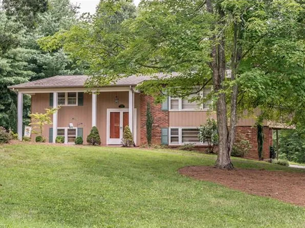 114 Castleton Ln, Hendersonville, NC 28791