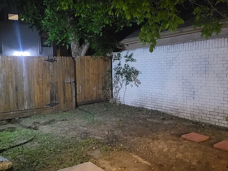 2840 Lee St — Photo 33