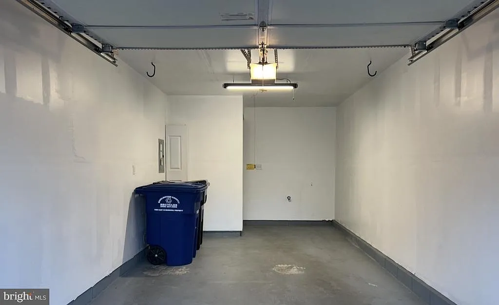 2 bed, 2.0 bath, 1090 sqft, $2,575 — Photo 4
