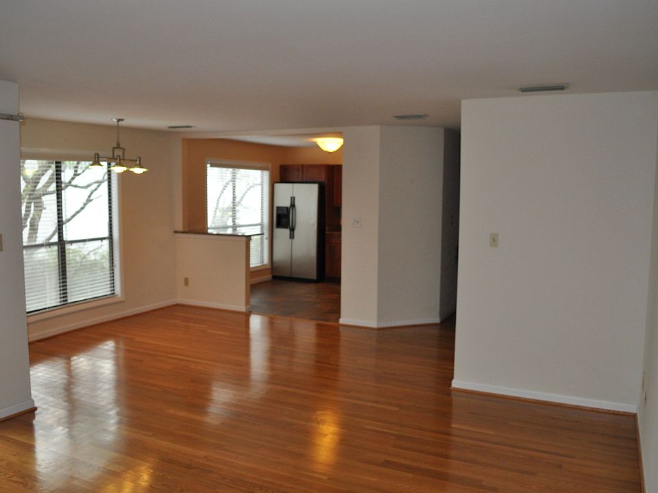 1st image of 2910 Eriksen Ct
