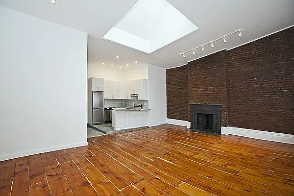 Rented by Buchbinder & Warren | media 9