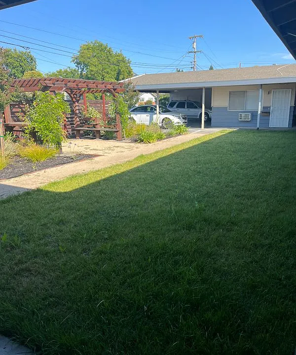 1521 Camden Ct
