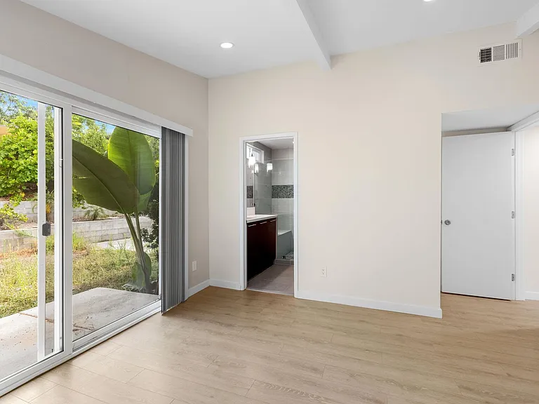 5410 Baja Dr — Photo 8