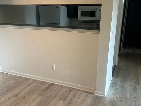 4th image of 628 Whites Rd APT 8