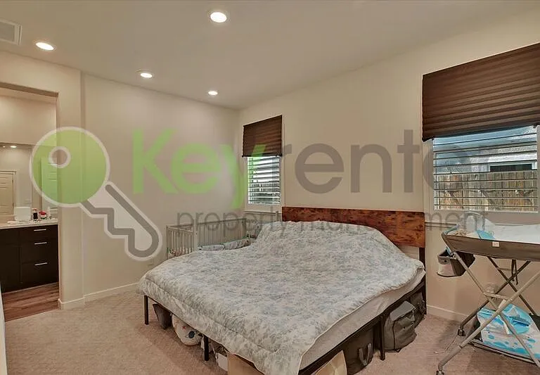 4168 Gossamer St — Photo 4